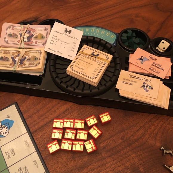 Collectable Monopoly Game in Racing Car Tin - Picture 2 of 6